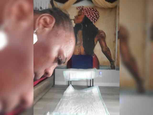 QueenAnitaDix webcam