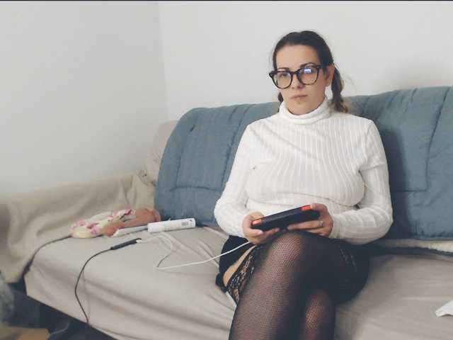 GiuliaHotXXX1 live cam preview