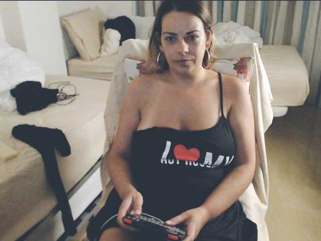 GiuliaHotXXX1 live cam on BongaCams