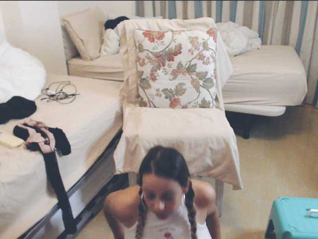GiuliaHotXXX1 live cam on BongaCams