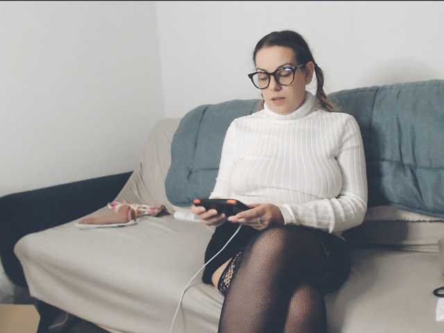 GiuliaHotXXX1 live cam on BongaCams