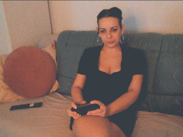 GiuliaHotXXX1 live cam on BongaCams
