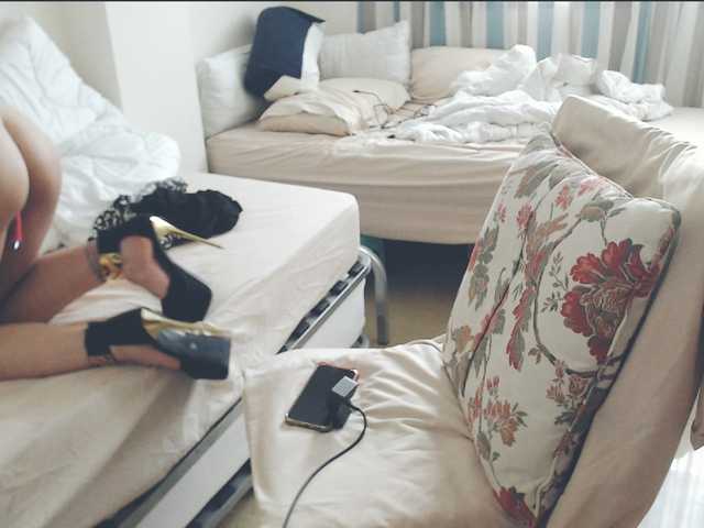 GiuliaHotXXX1 live cam on BongaCams