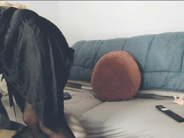 GiuliaHotXXX1 live cam preview
