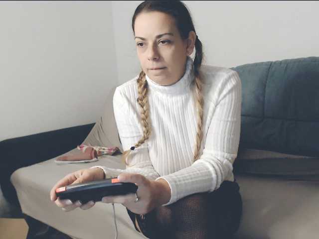 GiuliaHotXXX1 live cam preview