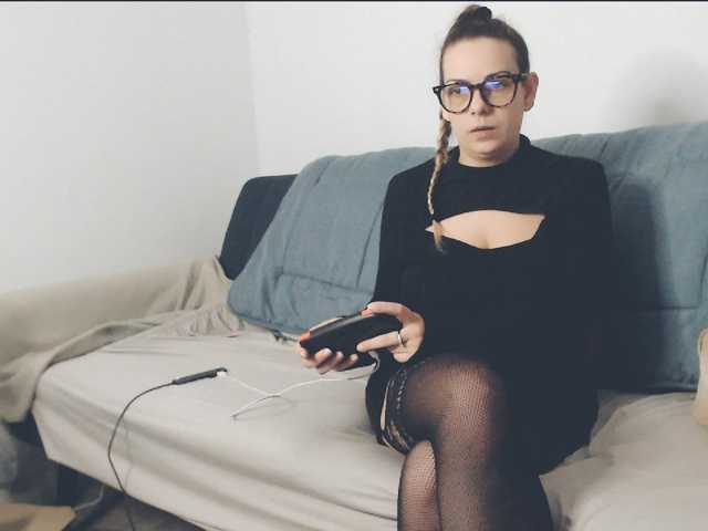 GiuliaHotXXX1 live cam preview
