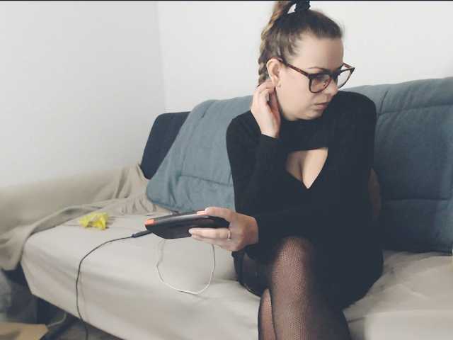 GiuliaHotXXX1 live cam preview