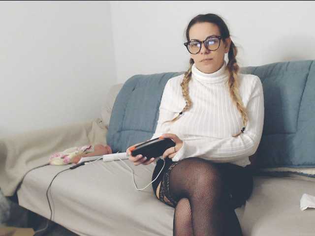 GiuliaHotXXX1 live cam preview