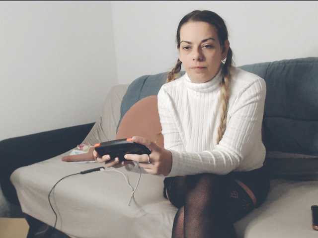 GiuliaHotXXX1 live cam preview