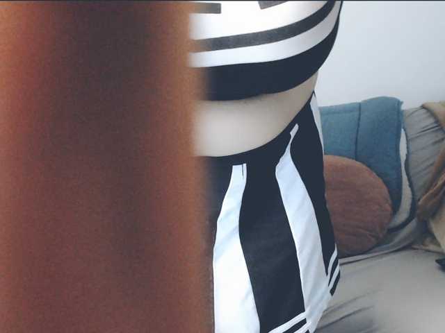 GiuliaHotXXX1 live cam preview