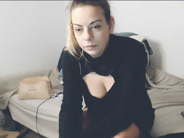 GiuliaHotXXX1 live cam on BongaCams