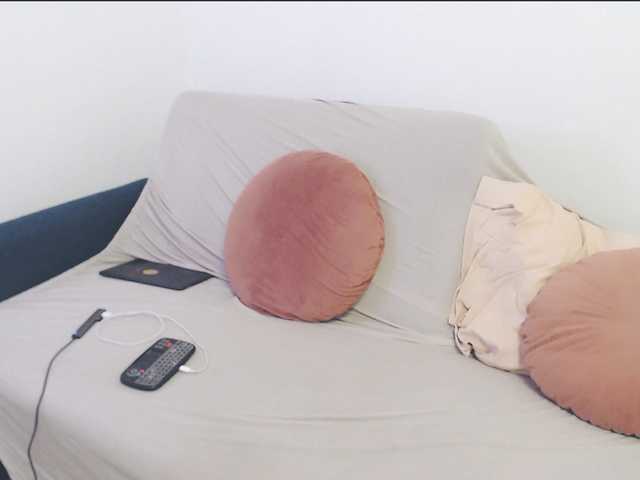 GiuliaHotXXX1 live cam on BongaCams