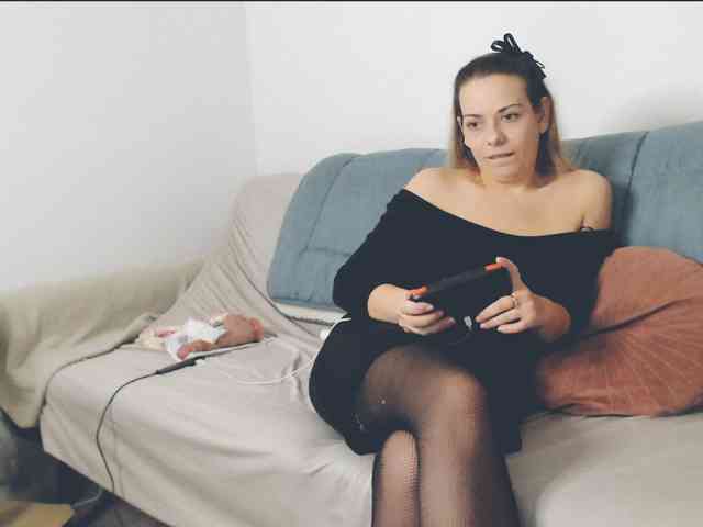 GiuliaHotXXX1 webcam
