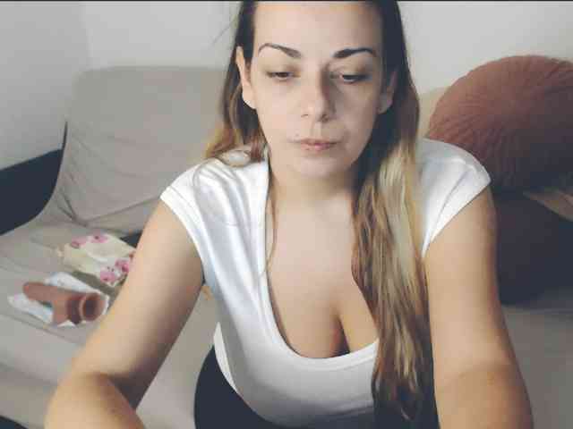 Modelo: GiuliaHotXXX1