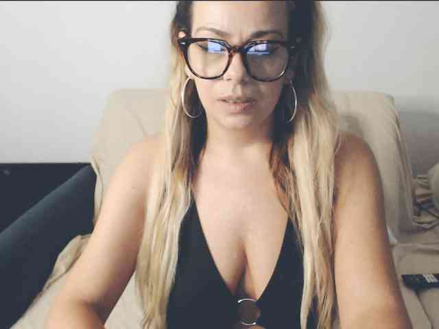 Modelo: GiuliaHotXXX1