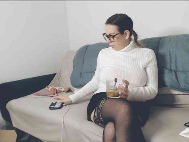 GiuliaHotXXX1 webcam