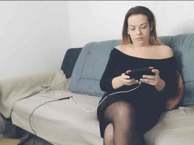 GiuliaHotXXX1 webcam