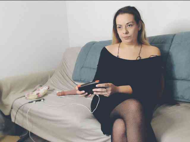 GiuliaHotXXX1 webcam