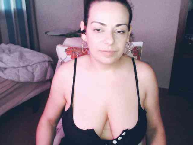 GiuliaHotXXX1 webcam