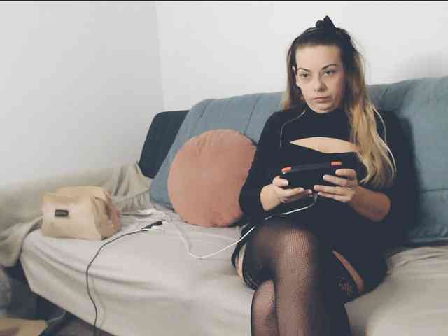GiuliaHotXXX1 webcam