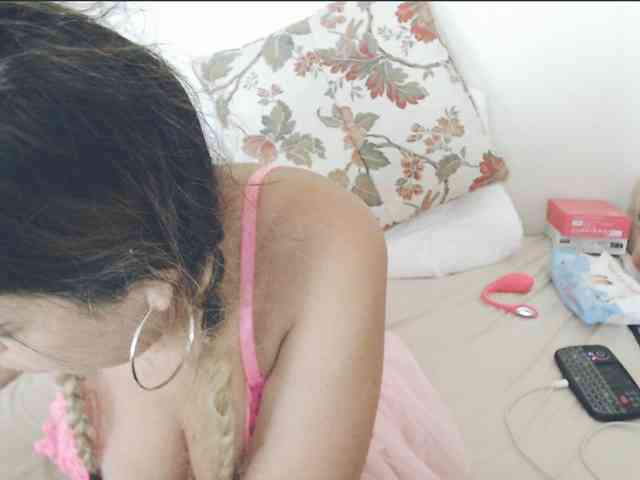 GiuliaHotXXX1 webcam