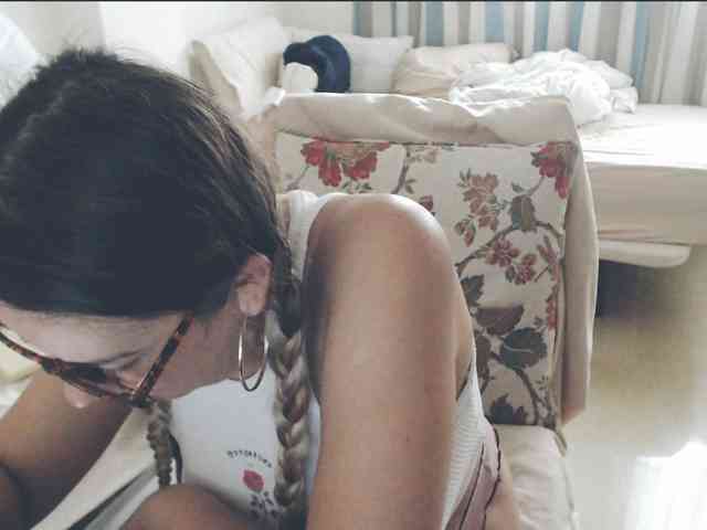 GiuliaHotXXX1 webcam