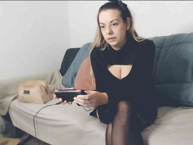 GiuliaHotXXX1 webcam