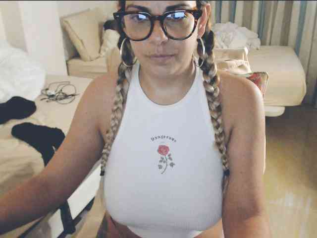 GiuliaHotXXX1 webcam
