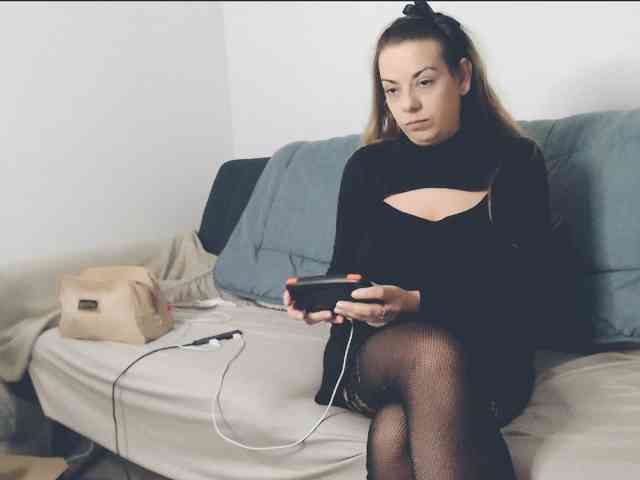 GiuliaHotXXX1 webcam