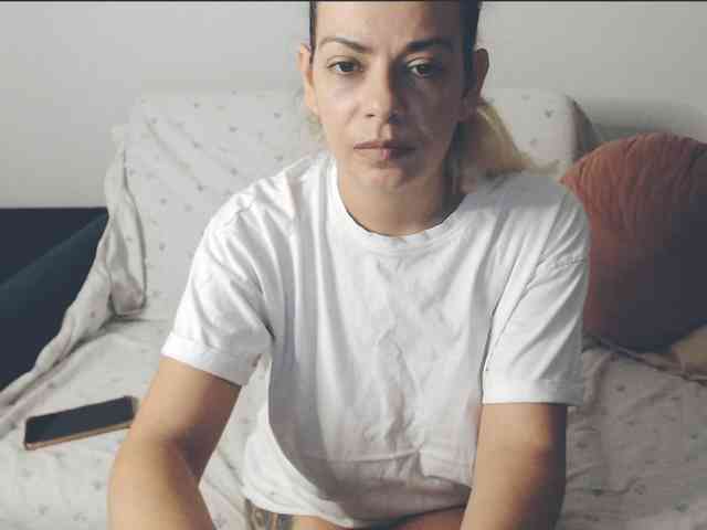 GiuliaHotXXX1 webcam