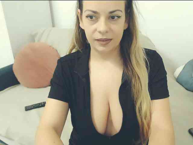 Modelo: GiuliaHotXXX1