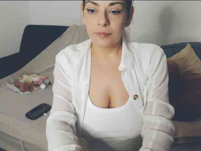 GiuliaHotXXX1 webcam