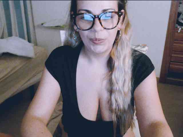 Modelo: GiuliaHotXXX1
