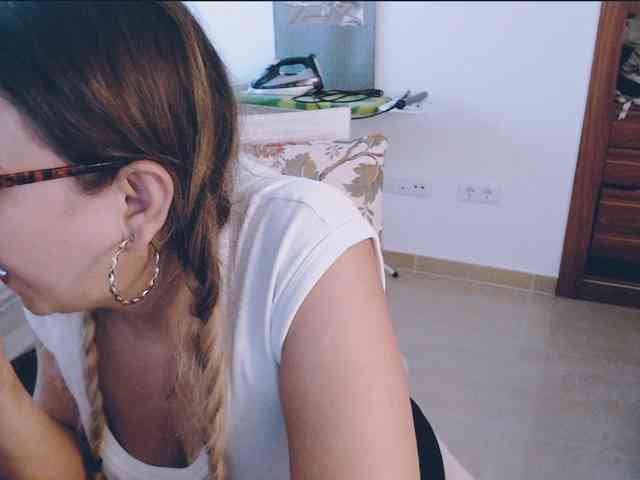 Modelo: GiuliaHotXXX1