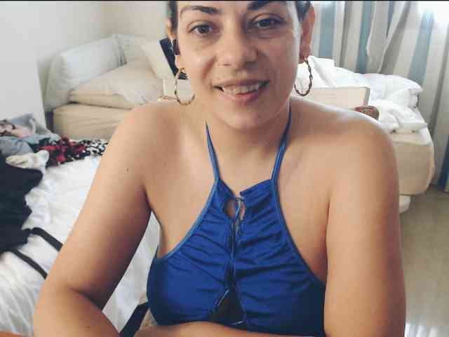 GiuliaHotXXX1 webcam