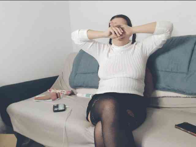 GiuliaHotXXX1 webcam