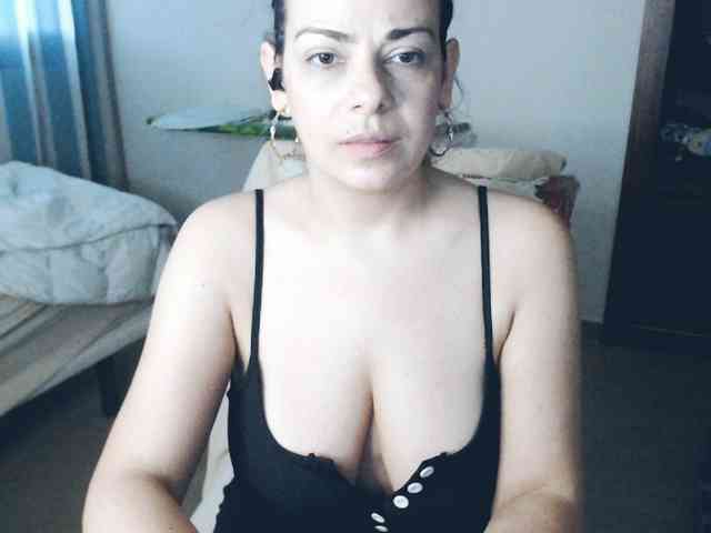 Modelo: GiuliaHotXXX1