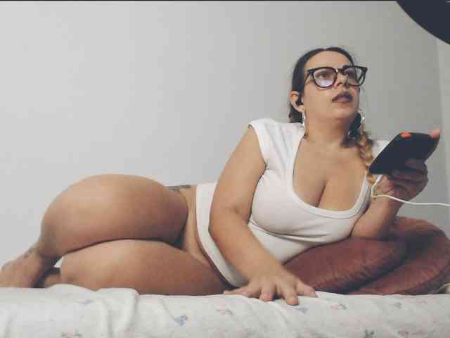 GiuliaHotXXX1 webcam