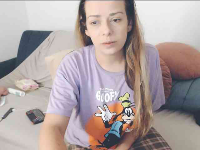 GiuliaHotXXX1 webcam