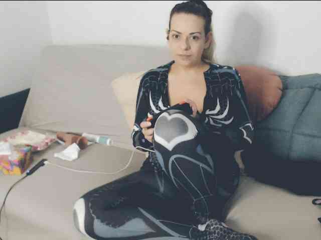 GiuliaHotXXX1 webcam