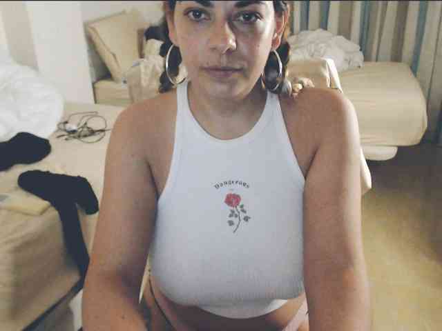 GiuliaHotXXX1 webcam