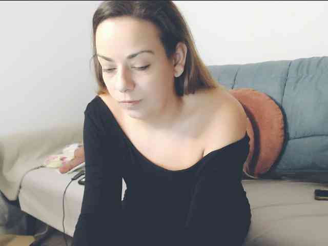 GiuliaHotXXX1 webcam