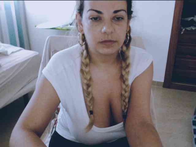 Modella: GiuliaHotXXX1