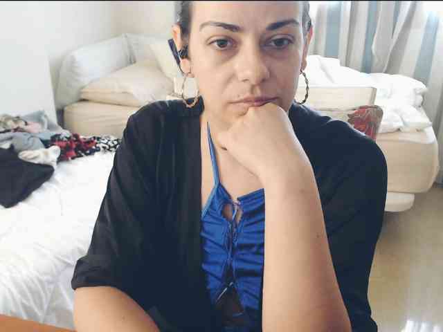 GiuliaHotXXX1 webcam