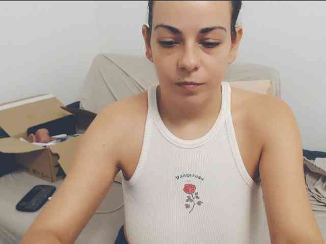 GiuliaHotXXX1 webcam