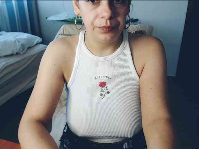 GiuliaHotXXX1 webcam