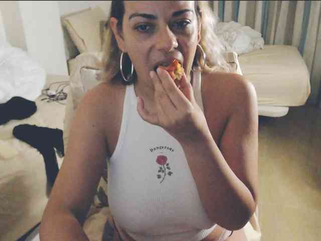 GiuliaHotXXX1 webcam