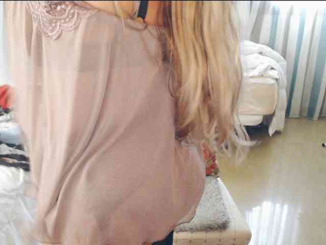 GiuliaHotXXX1 webcam