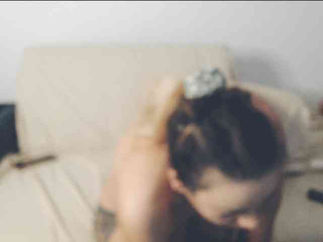 GiuliaHotXXX1 webcam