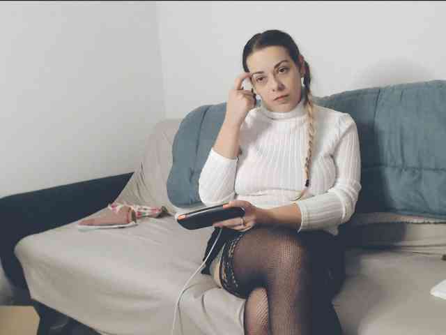 GiuliaHotXXX1 webcam